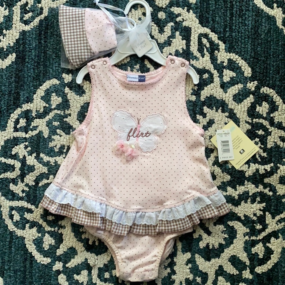 NWT!  Vitamins Kids adorable onesie with hat.  18m
